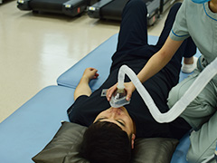 호흡 재활 치료 중인 모습