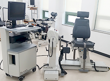 등속성 운동기능검사기 사진