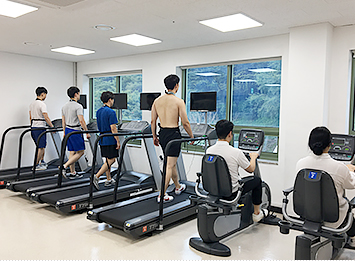 유산소 운동중인 모습