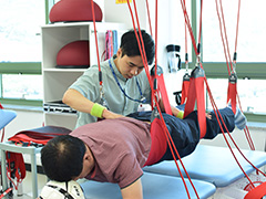 수술 후 재활중인 모습